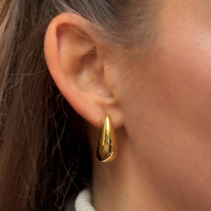 Gold earrings drops