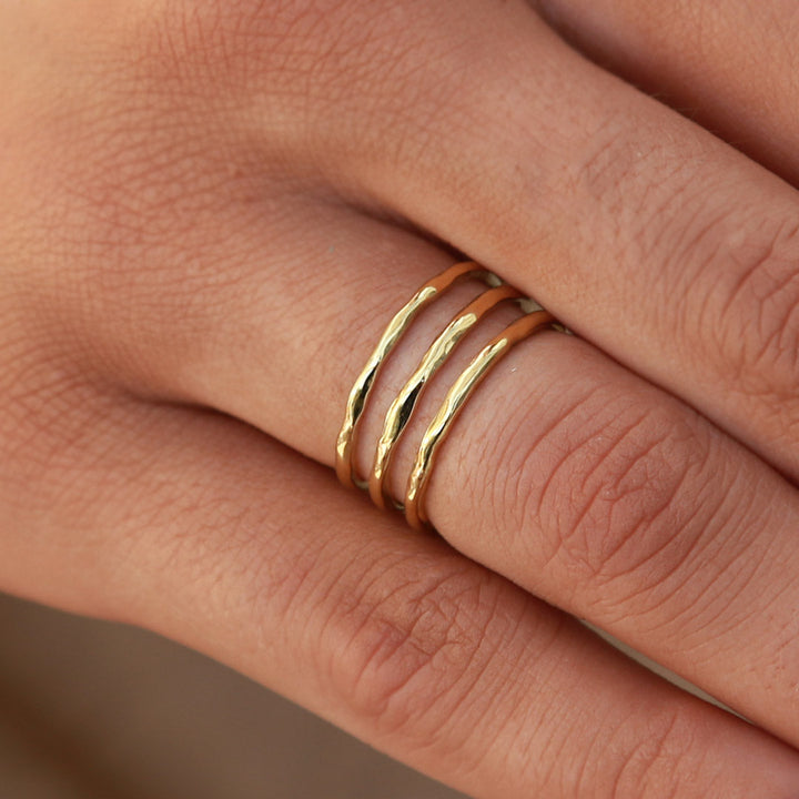 Gold ring hammered lines