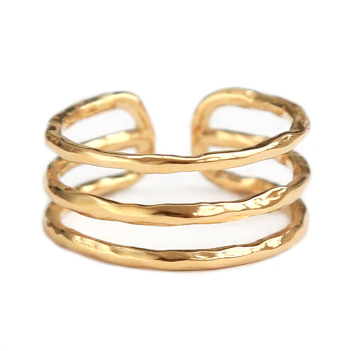 Gold ring hammered lines